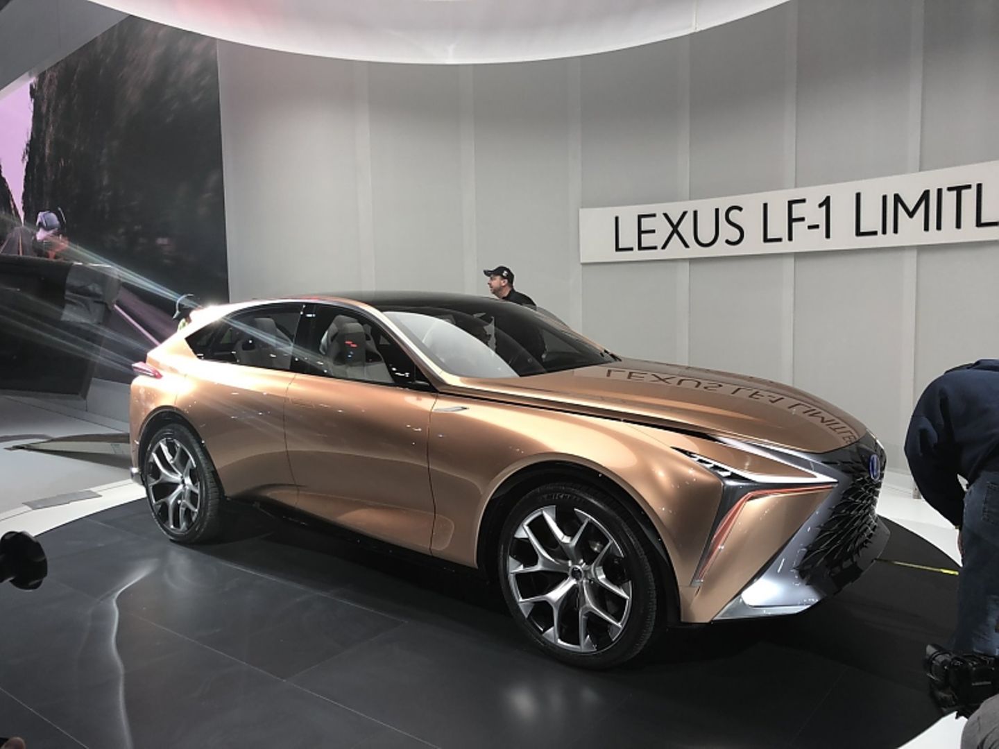 Lexus LF-1