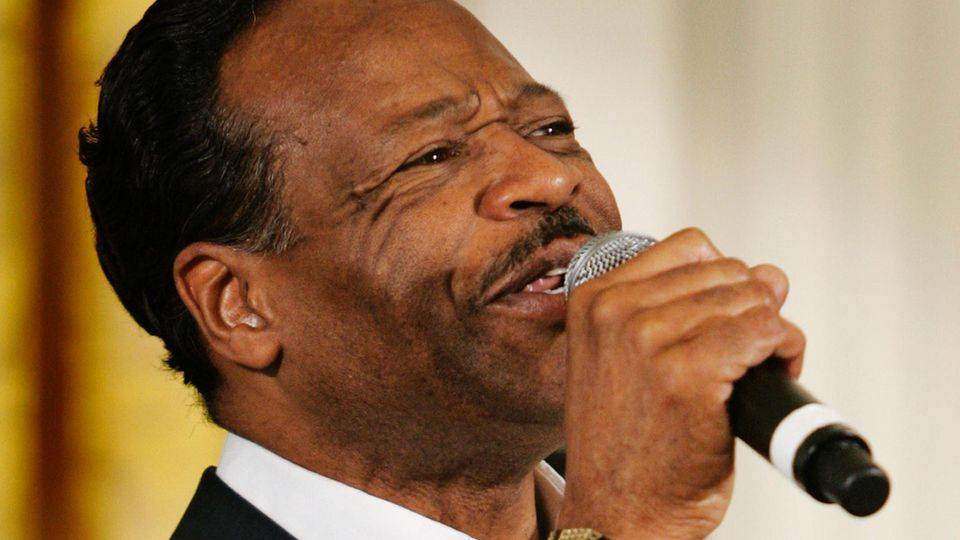 News des Tages: US-Sänger Edwin Hawkins - hier bei einem Auftritt im Juni 2008 im East Room des Weißen Hauses in Washington US-Sänger Edwin Hawkins - hier bei einem Auftritt im Juni 2008 im East Room des Weißen Hauses in Washington