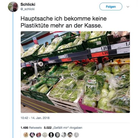 Ein Twitter-Foto zeigt in Plastik verpackte Lebensmittel in einem Supermarkt