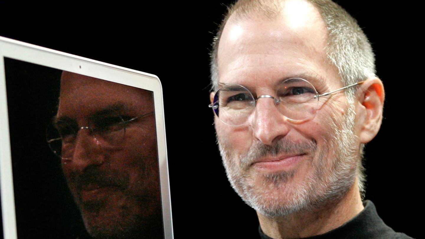 Steve Jobs zeigte im Januar 2008 das erste Macbook Air