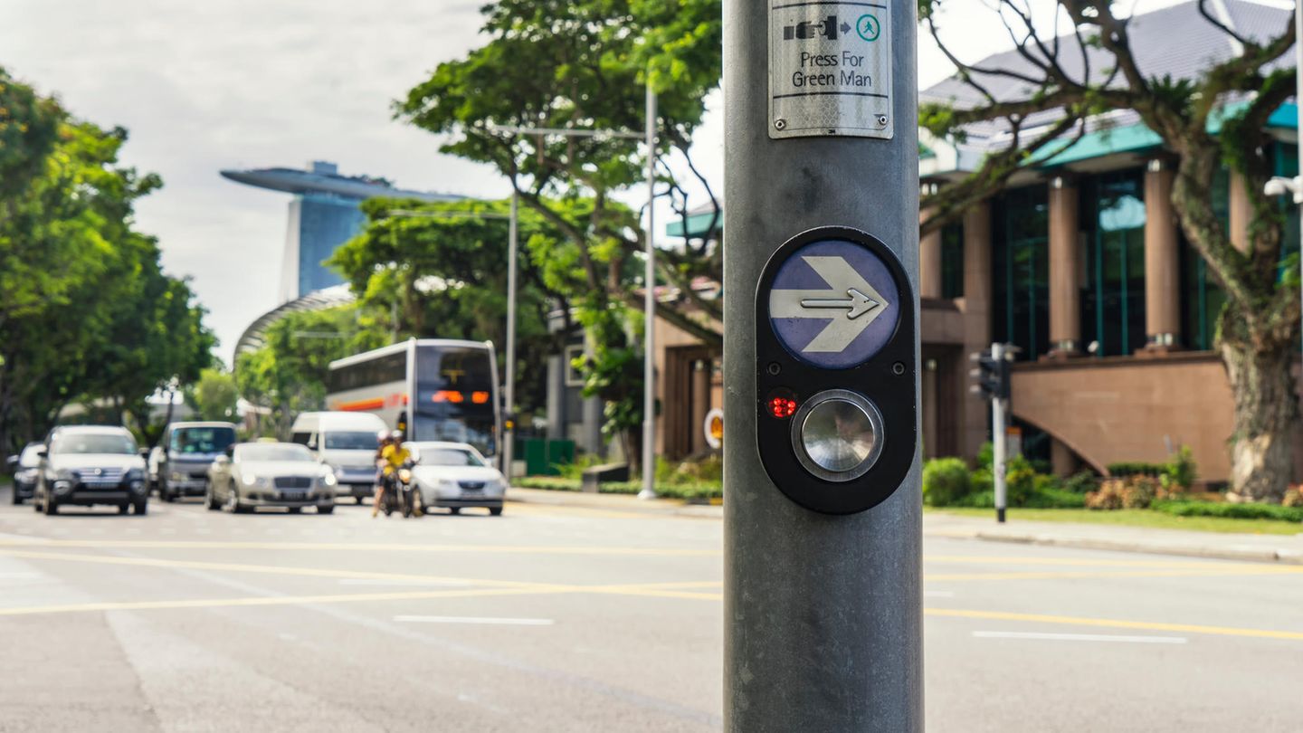 Straßenkreuzung in Singapur