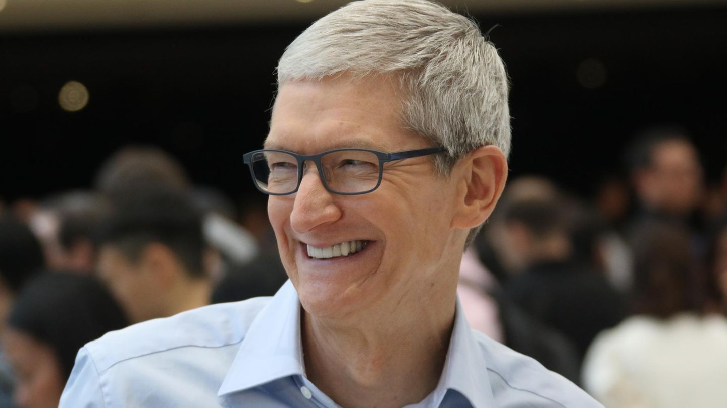 Tim Cook Apple App Store iPhone