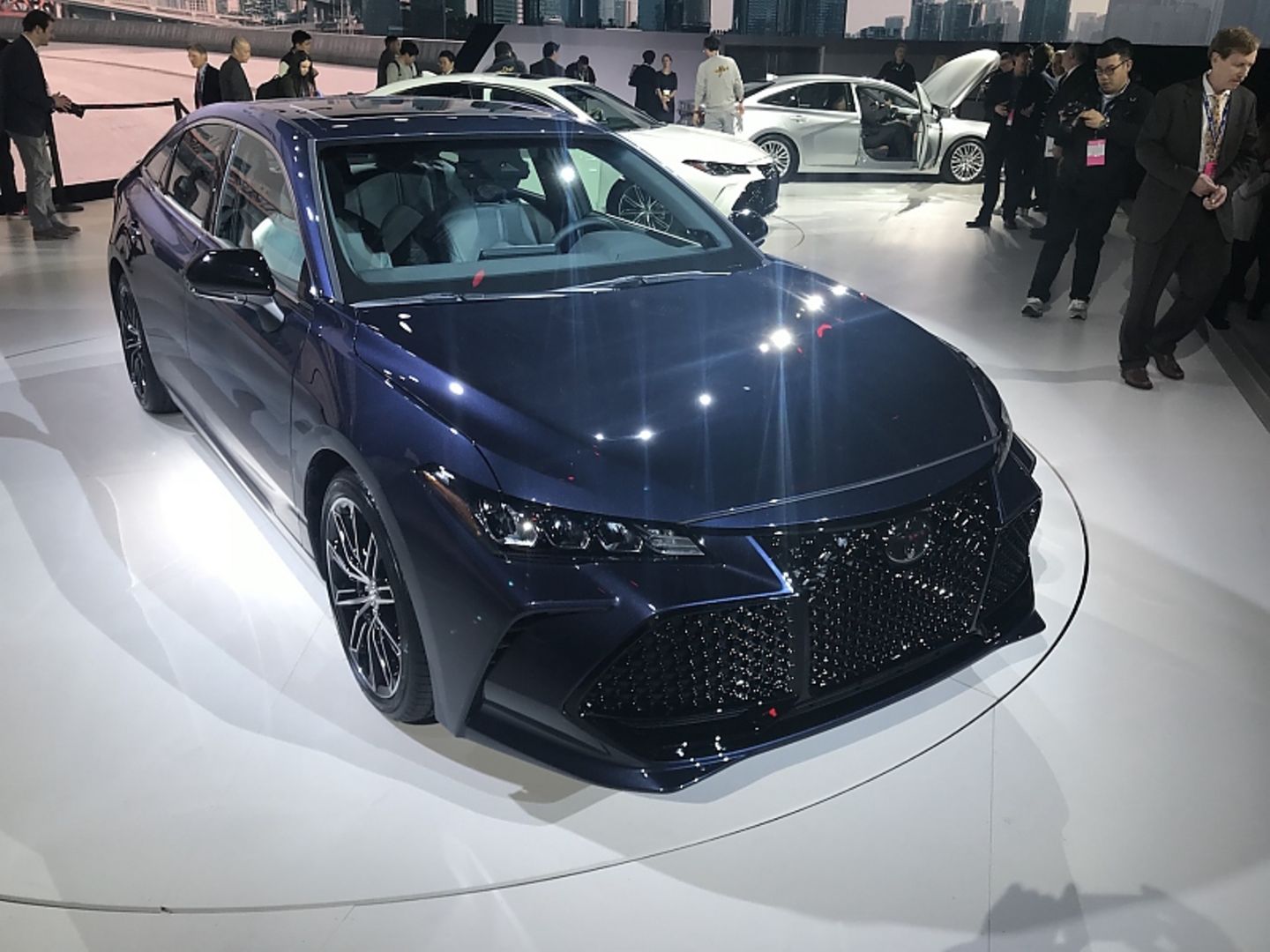 Der Toyota Avalon hat sportliche Formen