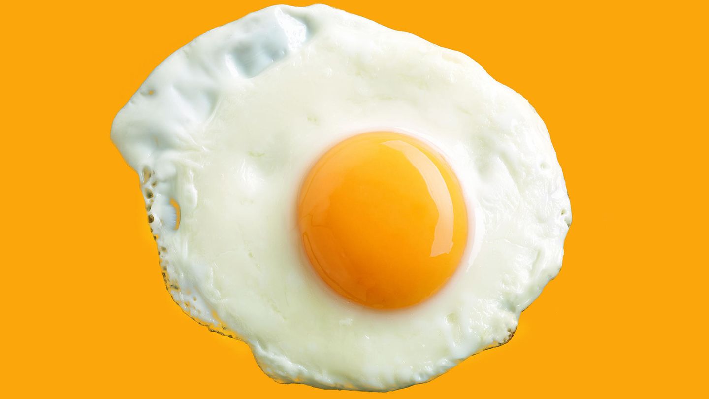 Eier  Für Eier gibt es zwei gute Gründe, sie nicht aufs Zimmer zu bestellen: Einerseits duften sie nicht gerade gut, andererseits kommt das tadellos pochierte Ei niemals perfekt aus der Küche in den achten Stock Ihres Hotelzimmers an.
