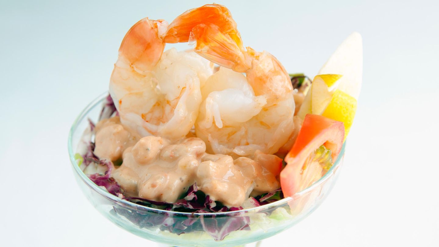 Shrimp Cocktail  Vermeiden Sie Meeresfrüchte im Allgemeinen. Außer aber das Hotel ist bekannt dafür, dass es jede Nacht Dutzende Meeresfrüchte-Bestellungen auf die Zimmer schickt. Es gibt viele Hotels, die Shrimp Cocktails vorbereiten. Frisch ist der Salat wohl nicht mehr, wenn Sie ihn sich nachts aufs Hotelzimmer bestellen. Und erst der Geruch ...