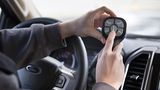 Die Steuerung der beiden Schaufeln erfolgt über einen Hand-Controller