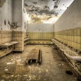 Spezialheim in Sachsen  Der Gemeinschaftswaschraum: Nach dem Ersten Weltkrieg wurde die Einrichtung ein "Jugendzuchthaus" und unter den Nationalsozialisten ein Anstalt "für asoziale und arbeitsunwillige Erwachsene".