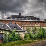 FDGB-Heim "Max Niklas"  Dieses Hotel im sächsischen Erzgebirge steht seit 1992 leer. Es gehört zu den zwölf verlassenen Objekten, die in dem neuen Buch "Lost Places - Deutschlands vergessene Orte" vorgestellt werden, der bei Plaza im Heel Verlag erschienen ist.