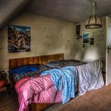 FDGB-Heim "Max Niklas"  Werden hier gerade die Betten gemacht? Nein, Gäste werden nicht mehr kommen, eher vergrößern sich die Schimmelflecken an den Wänden.