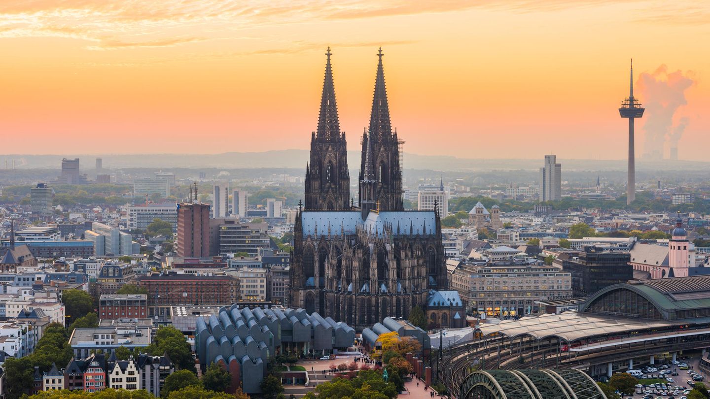 In Köln sind große Firmen wie Rewe, Ford und Lanxess zu Hause. Gesucht werden laut Stepstone insbesondere Finanzspezialisten, Marketingexperten und Vertriebler.  Fachkräftenachfrage/monatliche Stellenanzeigen je 100.000 Einwohner: 745