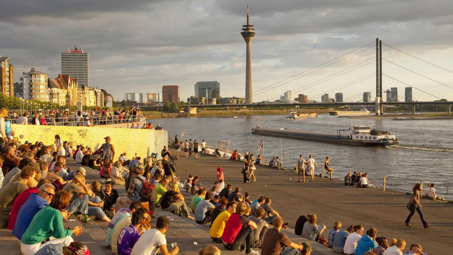 Düsseldorf Rheinpromenade