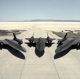 Seltenes Treffen: Drei SR-71 in der Wüste.