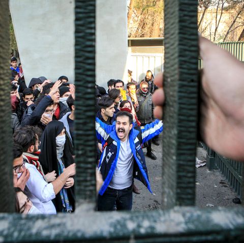 Iran: Wie aus einem Machtkampf fast ein Volksaufstand wurde