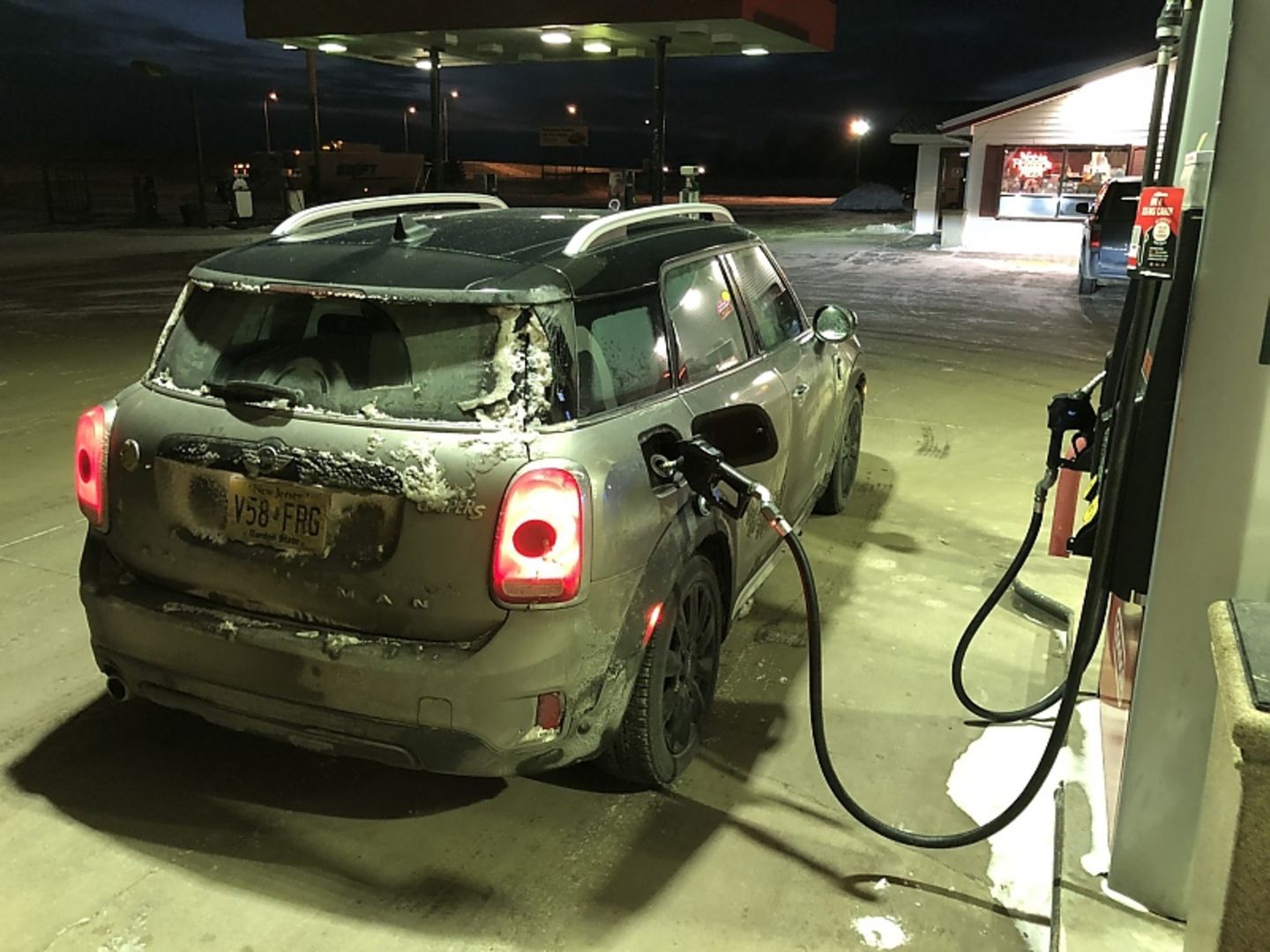 Mini Cooper S E Countryman All4 - die Tankstopps waren zahlreich