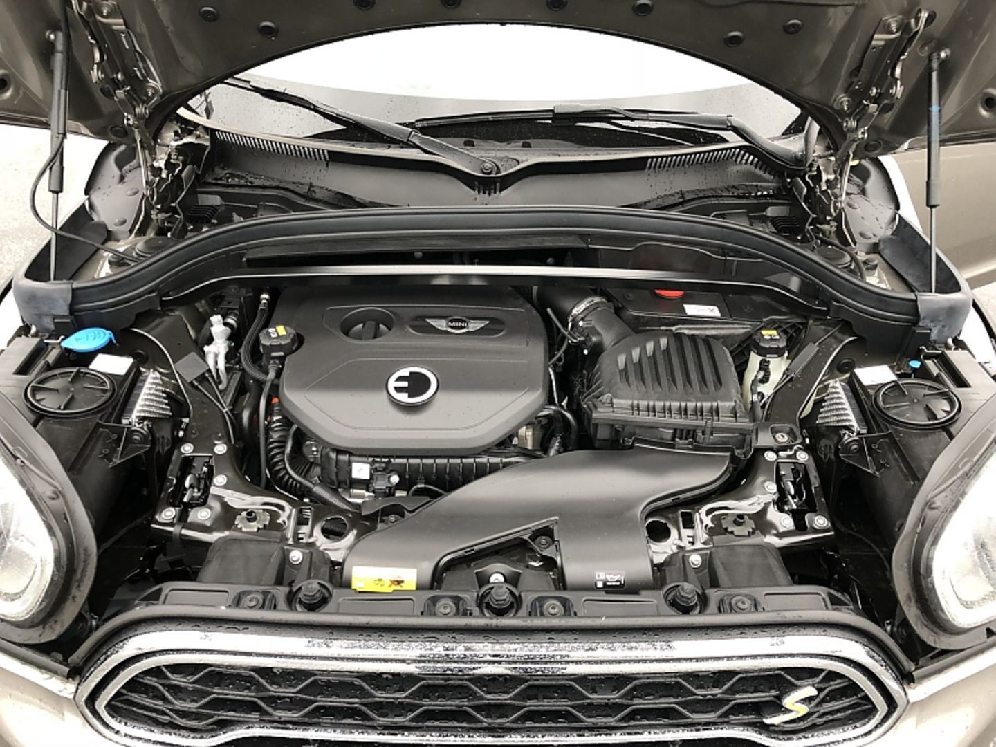 Mini Cooper S E Countryman All4 - die Dreizylinder leistet 136 PS
