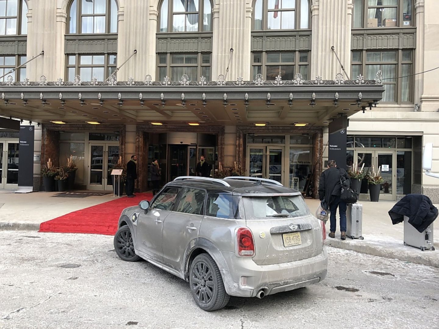 Mini Cooper S E Countryman All4: Endstation in Downtown Detroit