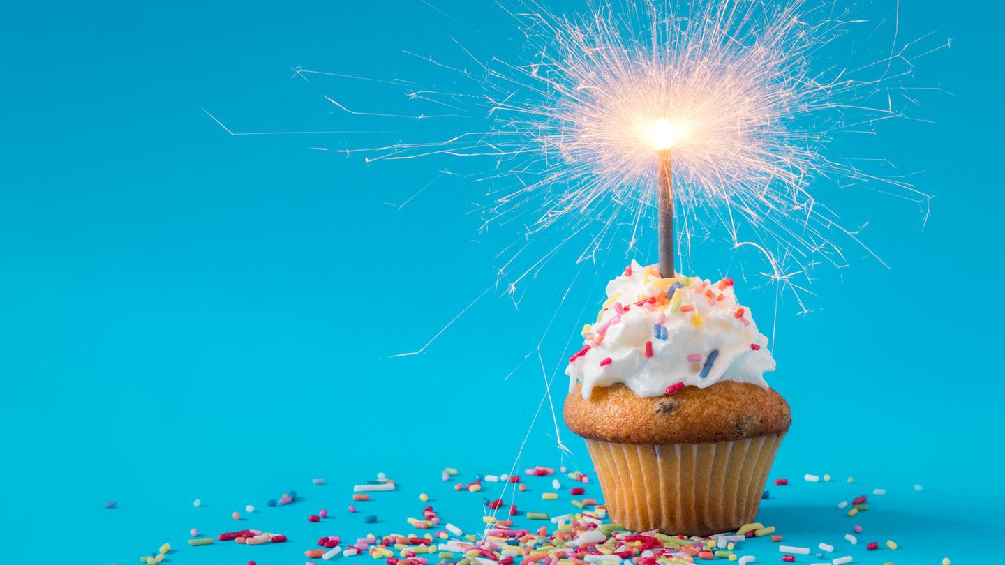 Geburtstag Muffin mit einer Wunderkerze
