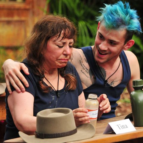 Tina York muss pürierte Kakerlaken trinken