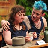 Tina York muss pürierte Kakerlaken trinken