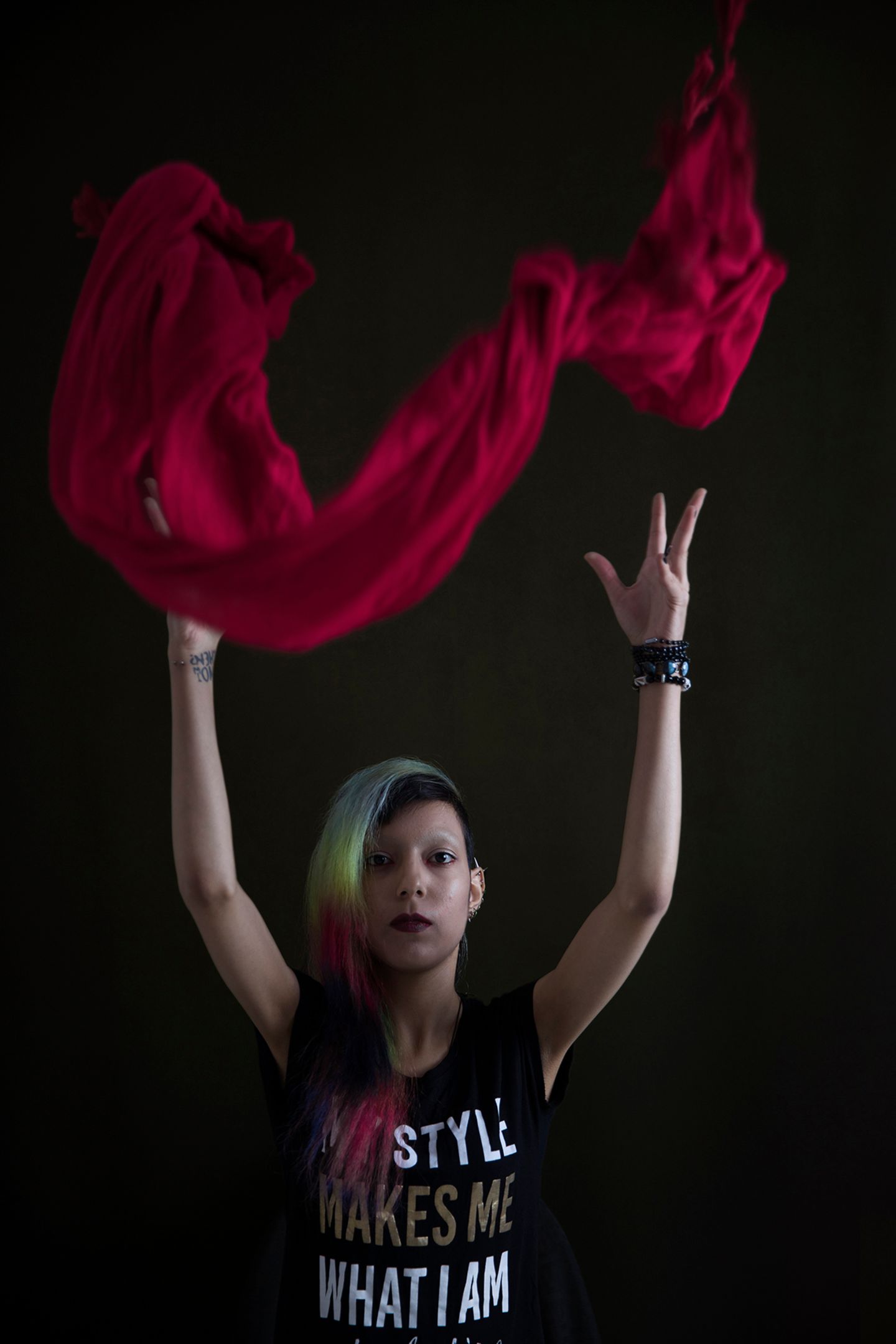 Fotoprojekt gegen Unterdrückung: "Masih Alinejad und ihre Bewegung 'My Stealthy Freedom' hat die Frauen im Iran bestärkt. Mit meinem Projekt möchte ich zu diesem Bewusstsein beitragen." (Marinka Masséus) "Masih Alinejad und ihre Bewegung 'My Stealthy Freedom' hat die Frauen im Iran bestärkt. Mit meinem Projekt möchte ich zu diesem Bewusstsein beitragen." (Marinka Masséus)