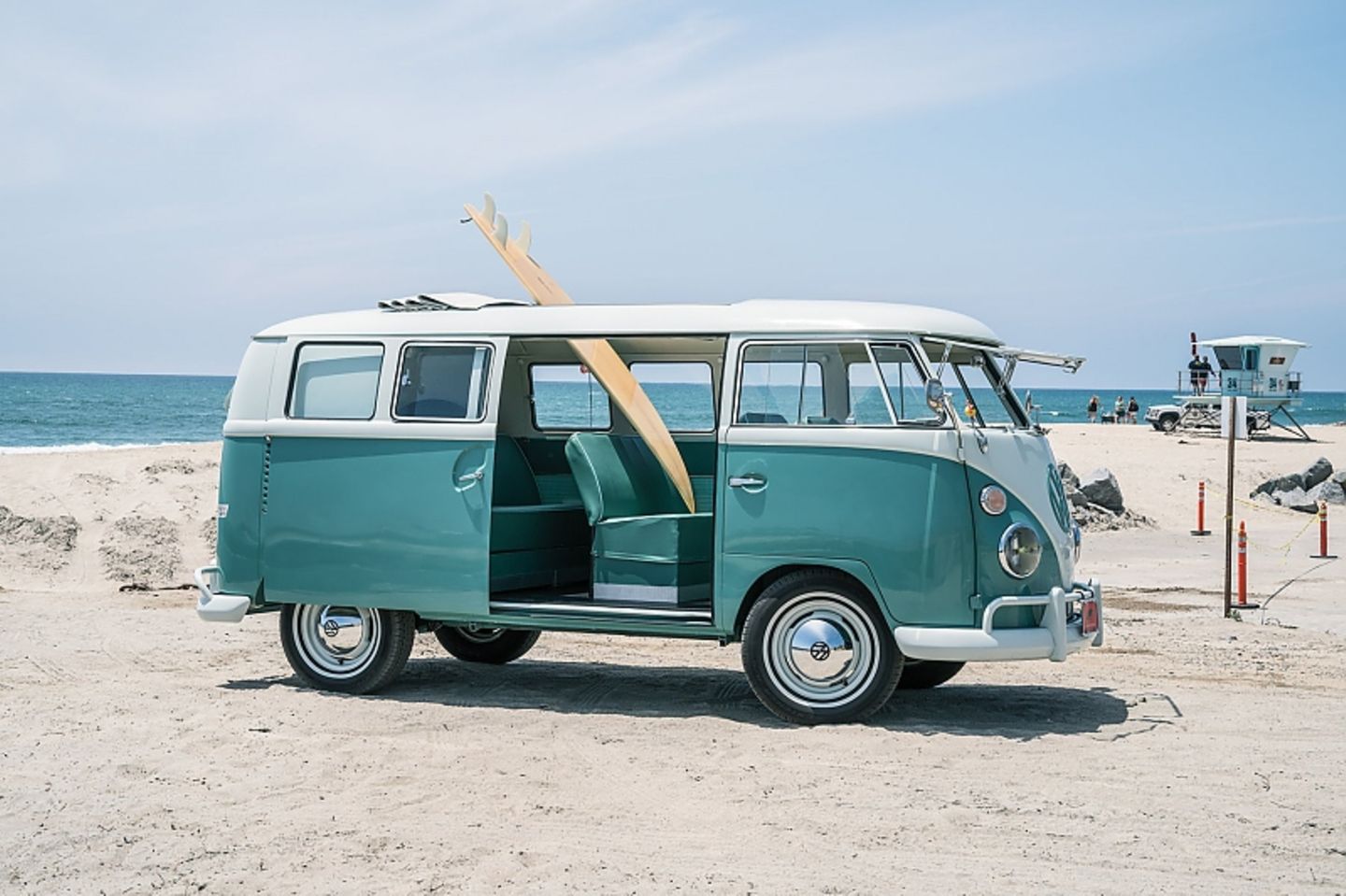 VW Bully by Zelectric