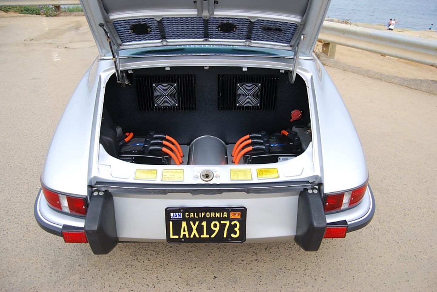 Porsche 911 S by Zelectric