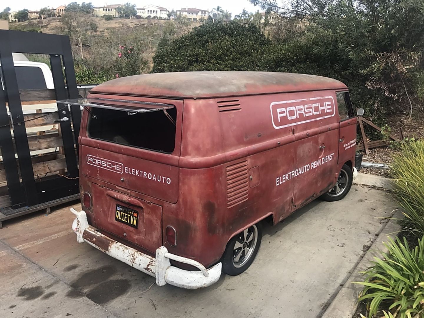 VW Bully by Zelectric