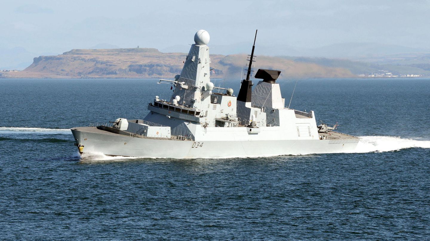 Die Zerstörer vom Typ 45 kosten über eine Milliarde Euro und sind der Stolz der britischen Marine. Aber leider sind sie sehr anfällig.  Lesen Sie:  Typ 45 - Bei den Zerstörern der Queen fällt im warmen Wasser der Motor aus