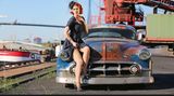  Der limitierte Wochenkalender "Girls & Legendary US-Cars" von Carlos Kella kostet 39,90 Euro und kann hier gekauft werden.