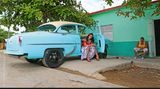 Der limitierte Wochenkalender "Girls & Legendary US-Cars" von Carlos Kella kostet 39,90 Euro und kann hier gekauft werden.