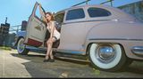 Der limitierte Wochenkalender "Girls & Legendary US-Cars" von Carlos Kella kostet 39,90 Euro und kann hier gekauft werden.