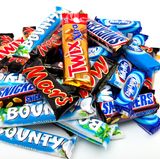 Süßkram  Wenn es kein Kindergeburtstag ist, lassen Sie die abgepackten Schokoriegel lieber zu Hause.