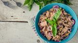 Thunfischsalat  Schmeckt zwar lecker, der Salat könnte aber zur Geruchsbelästigung führen ...