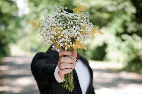 Junger Mann beim Date