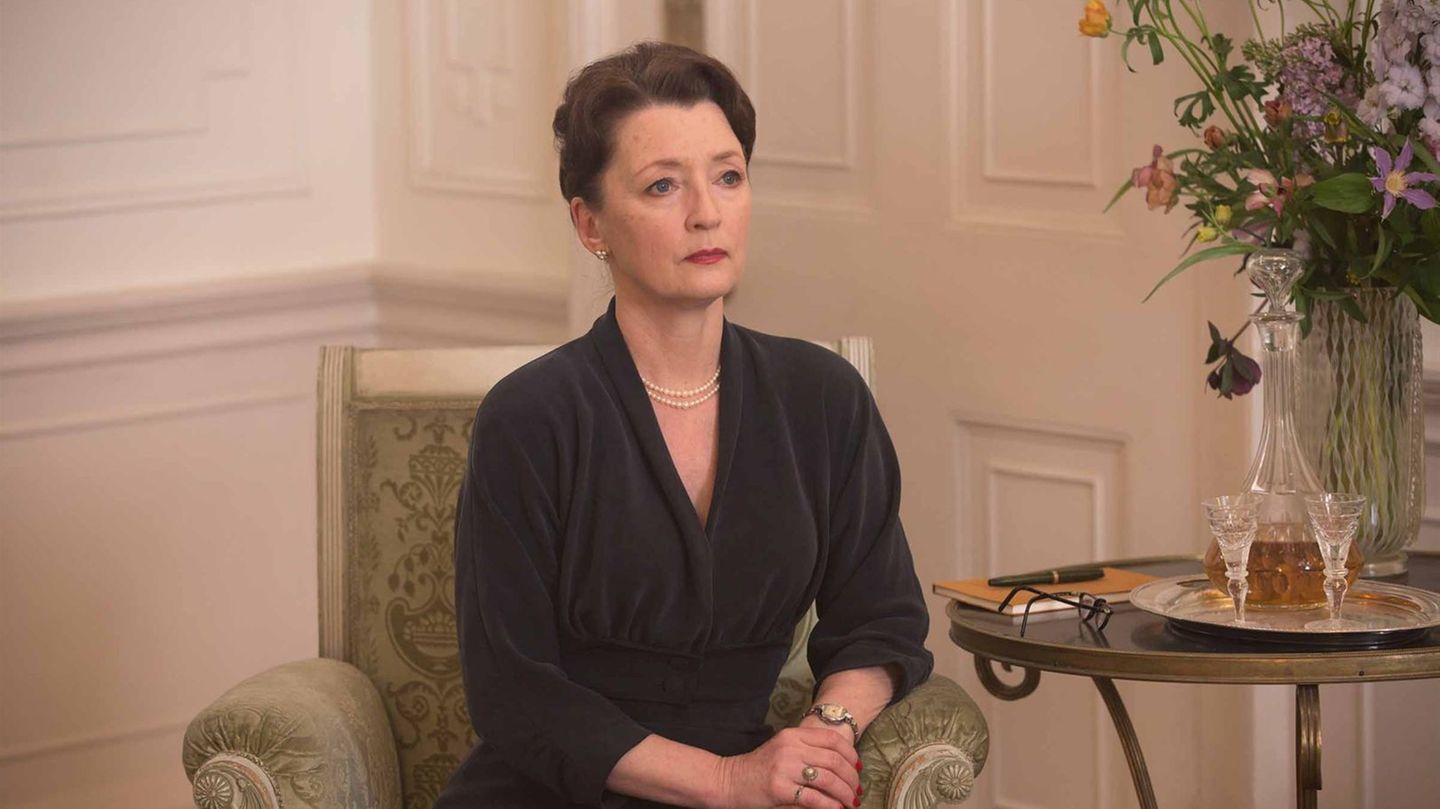 Lesley Manville