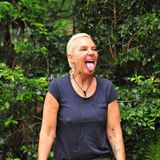 Natascha Ochsenknecht muss Schwimmhäute von Entenfüßen essen