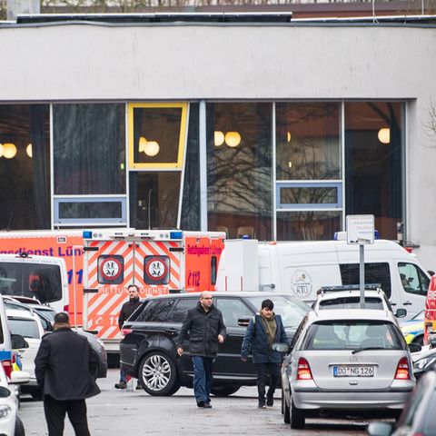 An einer Gesamtschule in Lünen hat 15-Jähriger nach eigenen Angaben einen 14-jährigen Mitschüler erstochen