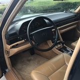 Das Cockpit des Mercedes 560 SEL Baureihe W 126