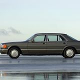 Mercedes 560 SEL Baureihe W 126 - mit 3,07 Meter langem Radstand