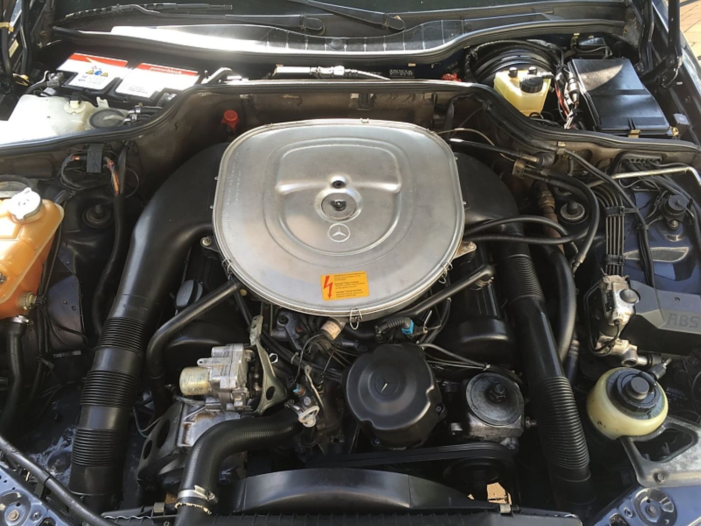Mercedes 560 SEL Baureihe W 126 - die US-Version hat nur 252 PS