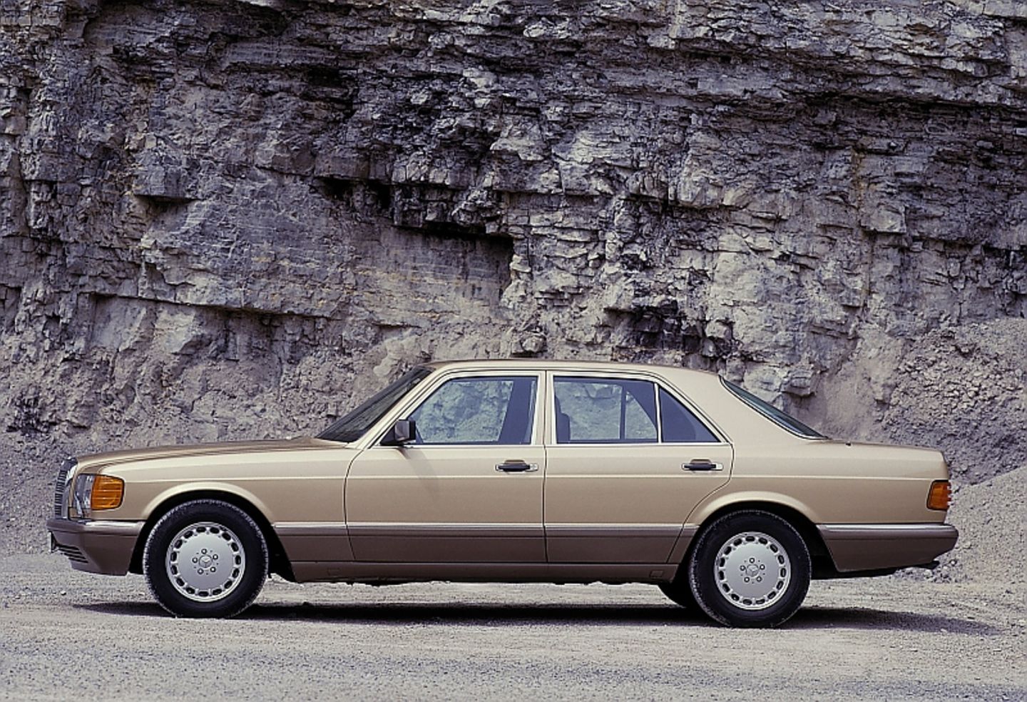 Mercedes 560 SE Baureihe W 126 - hier der kurze Radstand