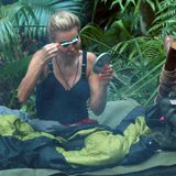 Die Zahnbürste muss bei Tatjana Gsell zum Augenbrauen-Schminken herhalten