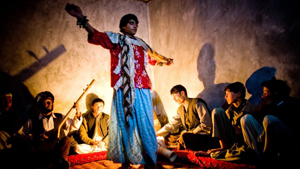 In der Männergesellschaft Afghanistans werden Knaben als Prostituierte gehalten - häufig gegen ihren Willen
