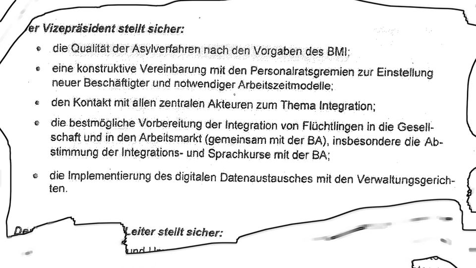Asylverfahren: Internes Dokument: Ex-BAMF-Chef Weise gibt dem Innenminister "Leistungsversprechen", zum Beispiel das Vertrauen der Medien wiederherzustellen Internes Dokument: Ex-BAMF-Chef Weise gibt dem Innenminister "Leistungsversprechen", zum Beispiel das Vertrauen der Medien wiederherzustellen