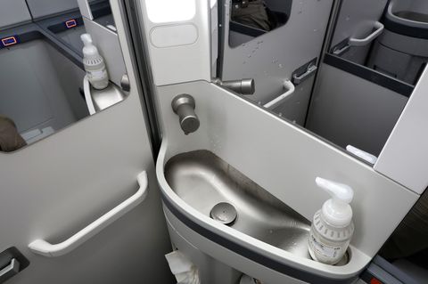 Handwaschbecken in einer Boeing 737 Max