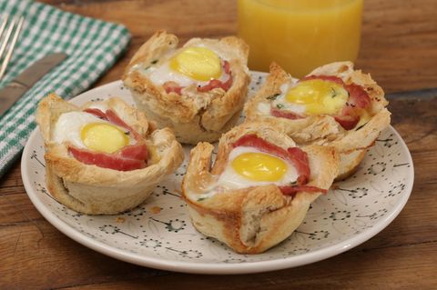 Rezept im Video: Frühstücksmuffins mit Speck und Ei: So startet jeder gut in den Tag