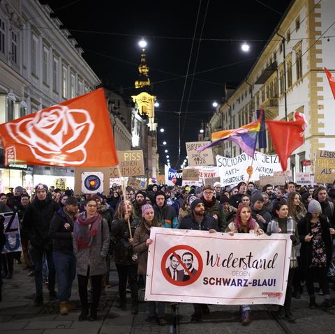 Demonstranten beim Wiener Akademikerball