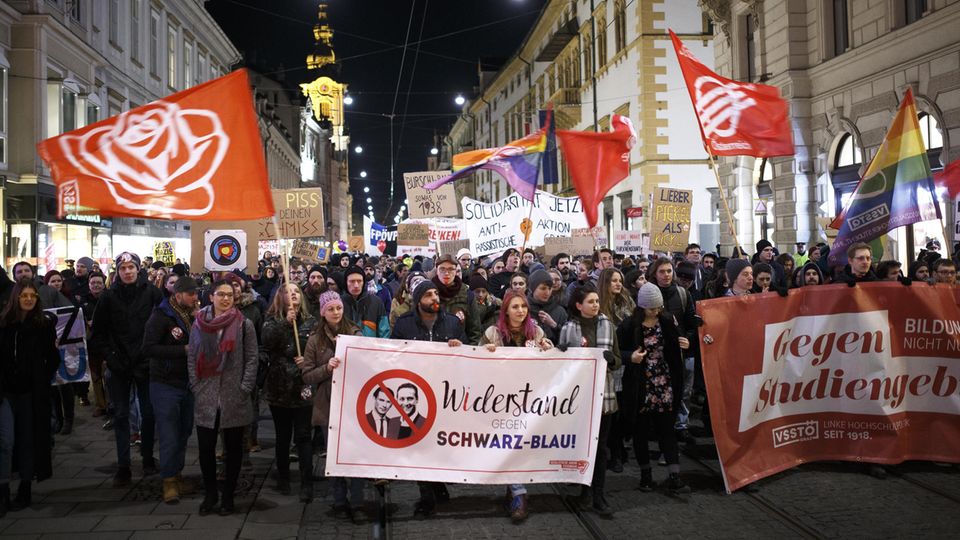 Demonstranten beim Wiener Akademikerball
