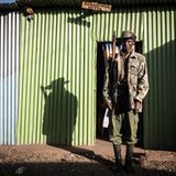 Dabasso Abdula: "Ich trage eine Uniform, erhalte aber keinen Sold. ... Eigentlich bin ich Viehhirte."   ROLAND BROCKMANN - REAL PEOPLE OF EAST AFRICA Text und Fotografie von Roland Brockmann.  18,00 Euro