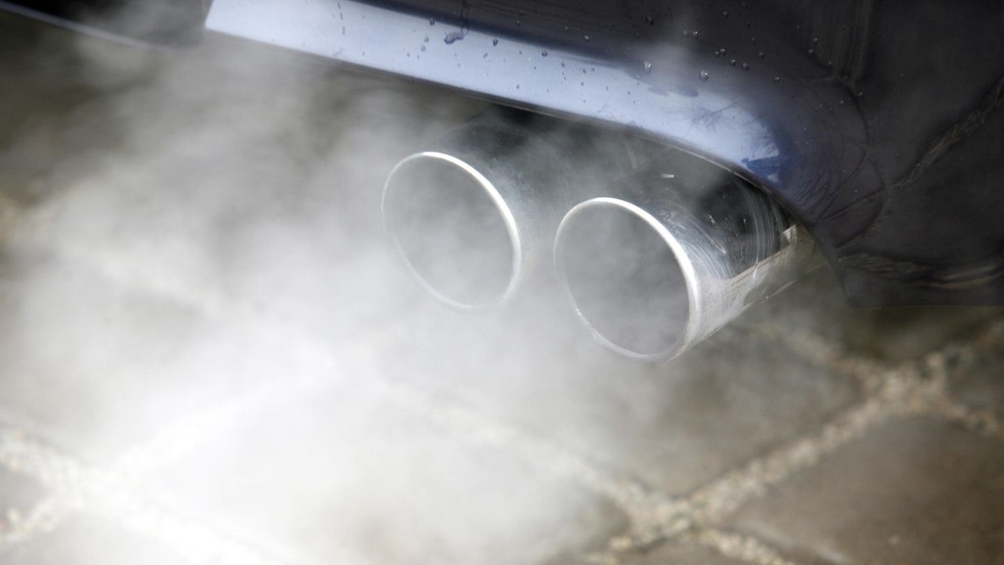 Autoabgase gelten als wichtigste Quelle von Stickstoffdioxid. Probanden sollen dem Reizgas bei Versuchen ausgesetzt worden sein